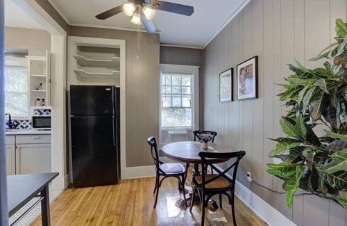 Midtown Apartamento | Midtown Classic Apartment with Modern Touches!