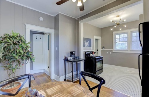 Midtown Apartamento | Midtown Classic Apartment with Modern Touches!