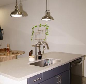 Montrose Apartamento | Midtown! Close to Convention Center & Stadiums