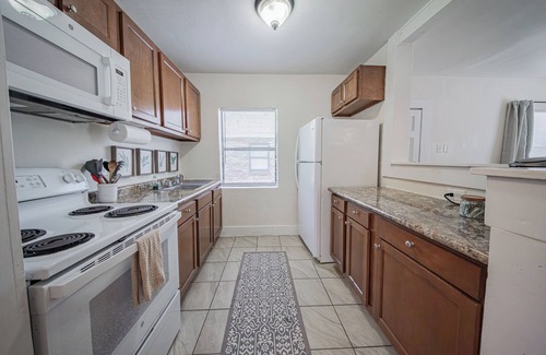 Mobile Apartamento | Midtown Comfort 2 BDR Flat - 18B