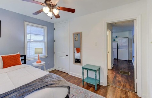 Midtown Apartamento | Midtown Cottage walk to Overton Square!