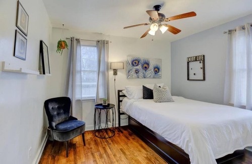 Midtown Apartamento | Midtown Cottage Walk to Overton Square