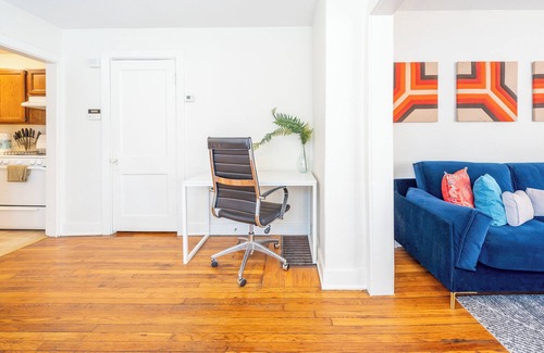 Southmoreland Apartamento | Midtown Funk! Private Entry - Central KC!