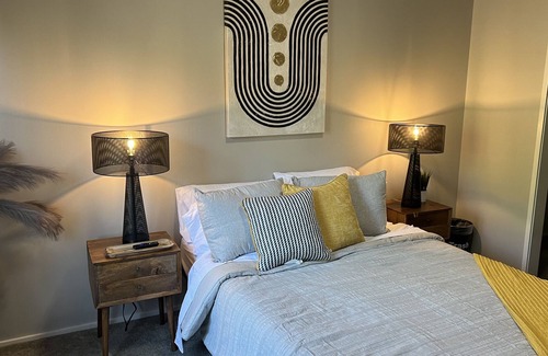 Central Hyde Park Apartamento | Midtown KC/Near Everything/2bd 2 bath