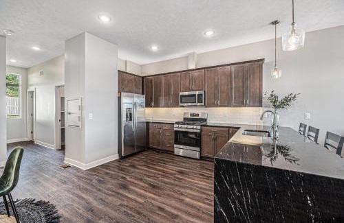 Omaha Apartamento | Midtown Luxury - 2 Master Suites - Near UNMC