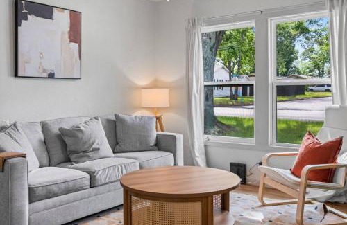 Tyler Casa | Midtown Modern Cottage