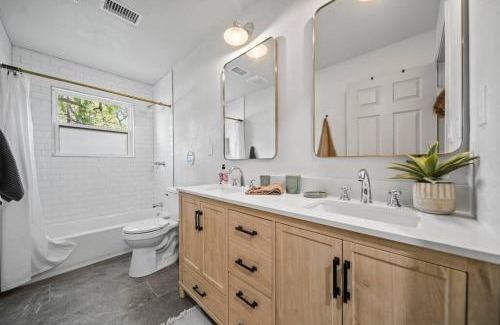 Tyler Casa | Midtown Modern Cottage