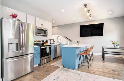 Downtown Omaha Casa | Midtown Omaha Escape | Luxury Comfort & Location