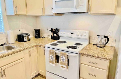 Old Southwest Casa | Midtown Townhouse 3TVs Fast WiFi 2 Baths Sleeps 6