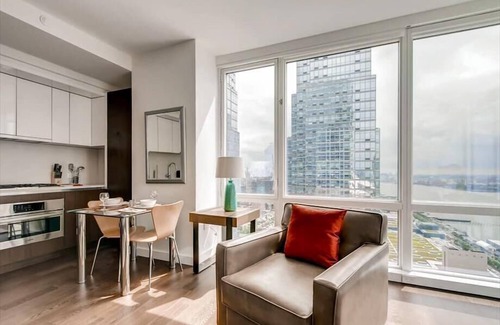 Hell's Kitchen Apartamento | Midtown West 1 Deluxe BR Downtown/river views | in-unit W/D