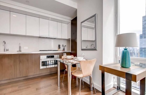 Hell's Kitchen Apartamento | Midtown West 1 Deluxe BR Downtown/river views | in-unit W/D