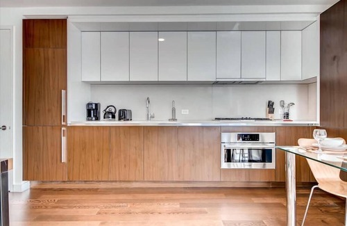 Hell's Kitchen Apartamento | Midtown West 1 Deluxe BR Downtown/river views | in-unit W/D