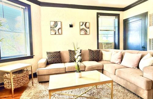 Gage Park Apartamento | Midway Hideaway -Cozy 1BR- parking
