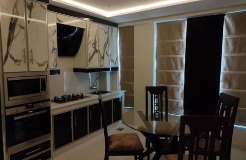 Bahria Town Apartamento | MIDWAY HOTEL & RESIDENCY - 1BR Deluxe Apartment Unit C