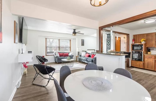 Waldron Casa | Midwest Haven- Spacious, Family Home, Near Airport