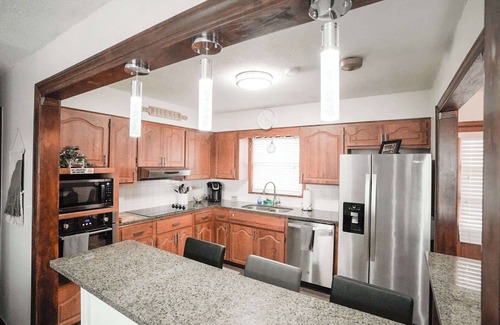 Waldron Casa | Midwest Haven- Spacious, Family Home, Near Airport