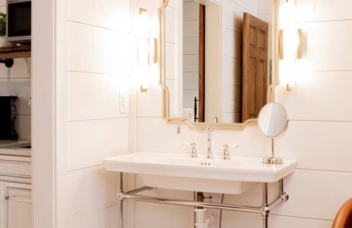Lake Forest Estates Casa | Miette Suite at Baetje Farms