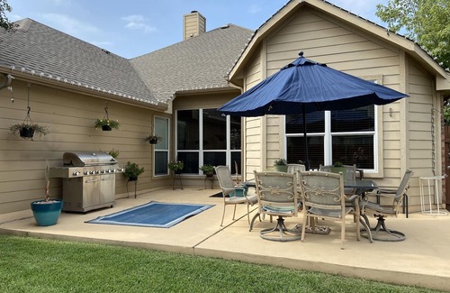 Pflugerville Casa | Mighty Pfine in Pflugerville