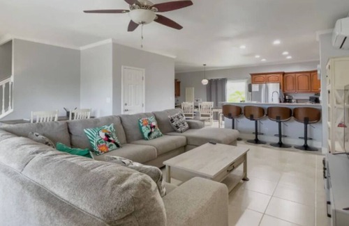 North Palmetto Point Condominio | Migrate Beach Chalets #3, sleeps 7. N Palmetto Point. WiFi. AC. Pools. Paradise!