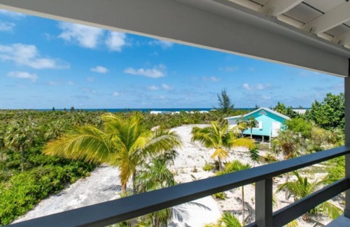 North Palmetto Point Condominio | Migrate Beach Chalets #3, sleeps 7. N Palmetto Point. WiFi. AC. Pools. Paradise!