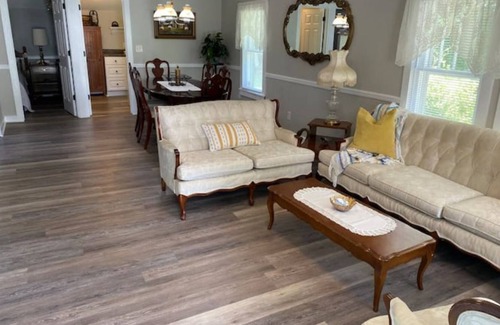 Milton Casa | Mil House in Downtown Milton!