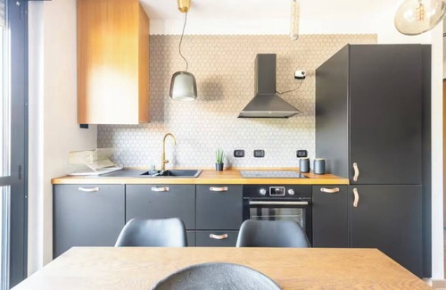 Precotto Apartamento | Milan Apartment Infinite Dreams: 1 min subway MM1