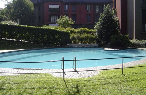 Lampugnano Apartamento | Milan, Minutes from Rho Fair S.Siro Stadium Hyppodrome, 1 bedroom garden pool