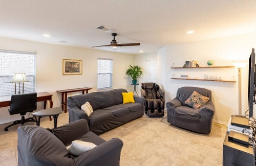 Universal City Casa | MilCity Properties | Universal City