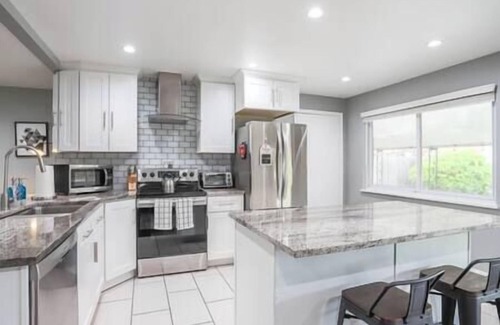 Welby Casa | Mile-High Modern Haus | Hot Tub | Fenced in Yard | Sleeps 16