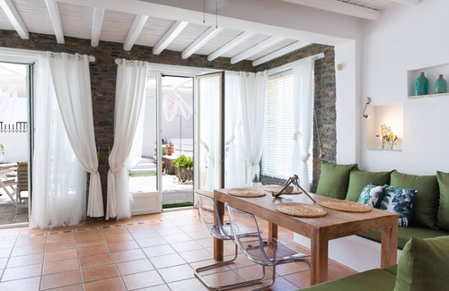 Platis Gialos Condominio | Miles Away Sifnos - Casa frente al mar