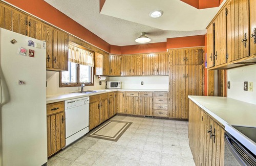 Milford Casa | ¡NUEVO! Waterfront privado Milford Lake House w / cubierta!