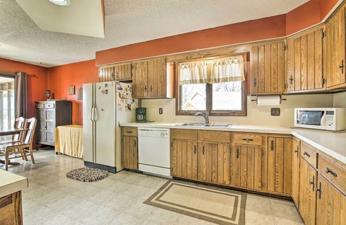 Milford Casa | ¡NUEVO! Waterfront privado Milford Lake House w / cubierta!