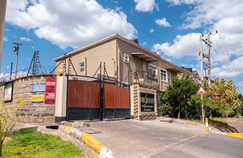 Hospital Apartamento | Milimani Apartments N12