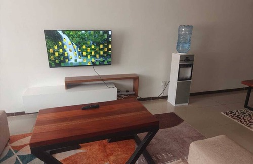 Hospital Apartamento | Milimani Apartments N12