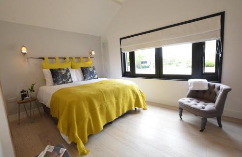 Halesworth Casa | Milk Parlour