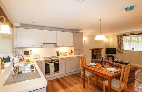 Upwey Cabaña | MILL COTTAGE, romantic, with a garden in Upwey