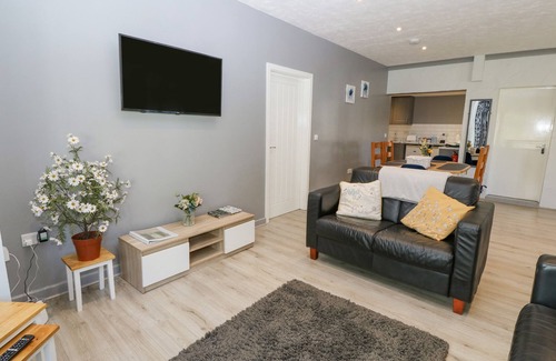 Garn Fadryn Cabaña | MILL HOUSE COTTAGE, family friendly, with a garden in Sarn Meyllteyrn