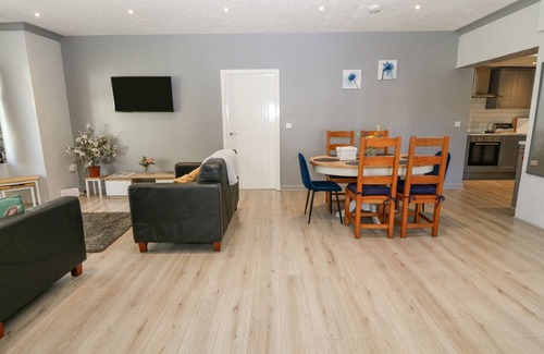 Garn Fadryn Cabaña | MILL HOUSE COTTAGE, family friendly, with a garden in Sarn Meyllteyrn
