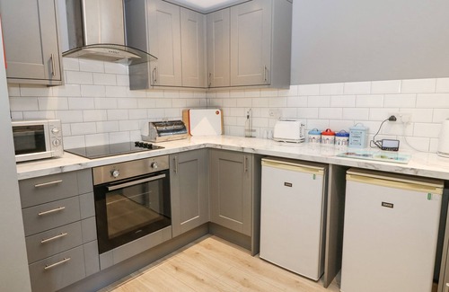 Garn Fadryn Cabaña | MILL HOUSE COTTAGE, family friendly, with a garden in Sarn Meyllteyrn