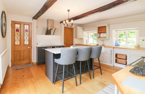 Preston Casa | MILL HOUSE, pet friendly, character holiday cottage in Chipping