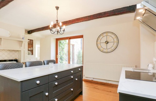Preston Casa | MILL HOUSE, pet friendly, character holiday cottage in Chipping