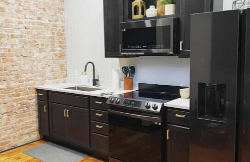 Utica Apartamento | Mill Street Rentals #2