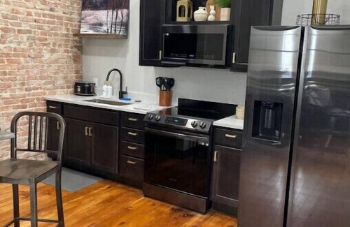 Utica Apartamento | Mill Street Rentals #2
