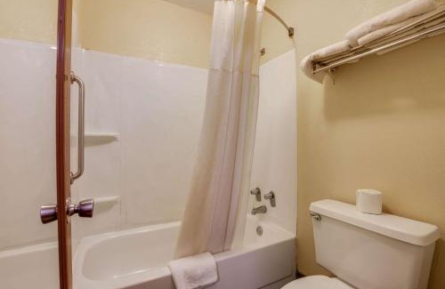 Millington Hotel | Mill Tree Inn Millington