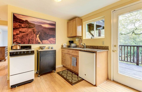 Almonte Apartamento | Mill Valley Escape - 13 Miles to San Francisco!