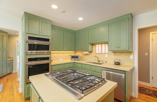 Mill Valley Casa | Mill Valley Luxe Forest Escape - 3BR - Views - Huge Decks - Gym - Private