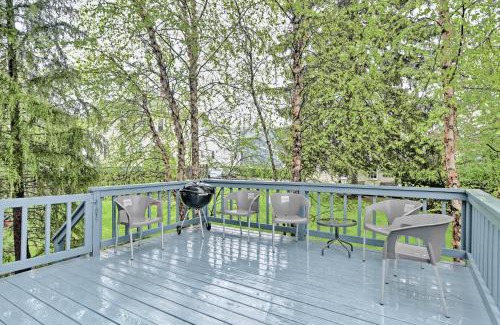 Millburn Casa | Millburn House with Deck - Walk to NYC Transit!