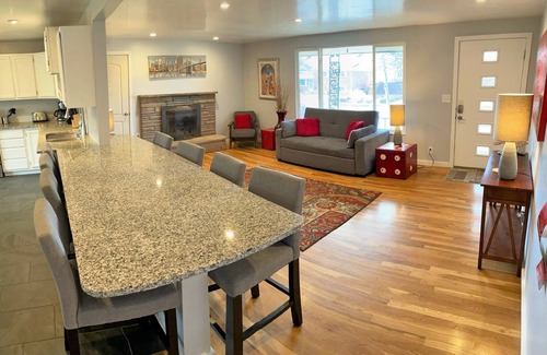 Millcreek Condominio | Millcreek 7 Bedroom Home by RedAwning