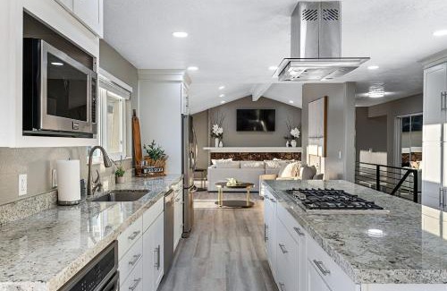 Olympus Cove Casa | Millcreek Villa- Scenic Fun & Games Getaway! home