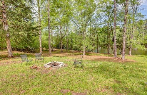 Hardwick Casa | Milledgeville Home w/ Fire Pit + Pond Access!